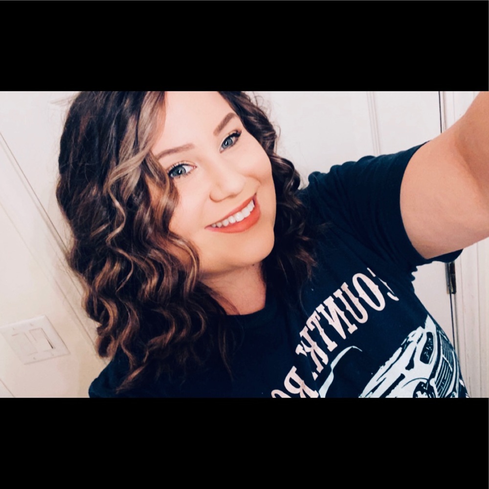 Meet your Posher, Lauren